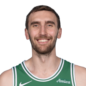 Luke Kornet headshot